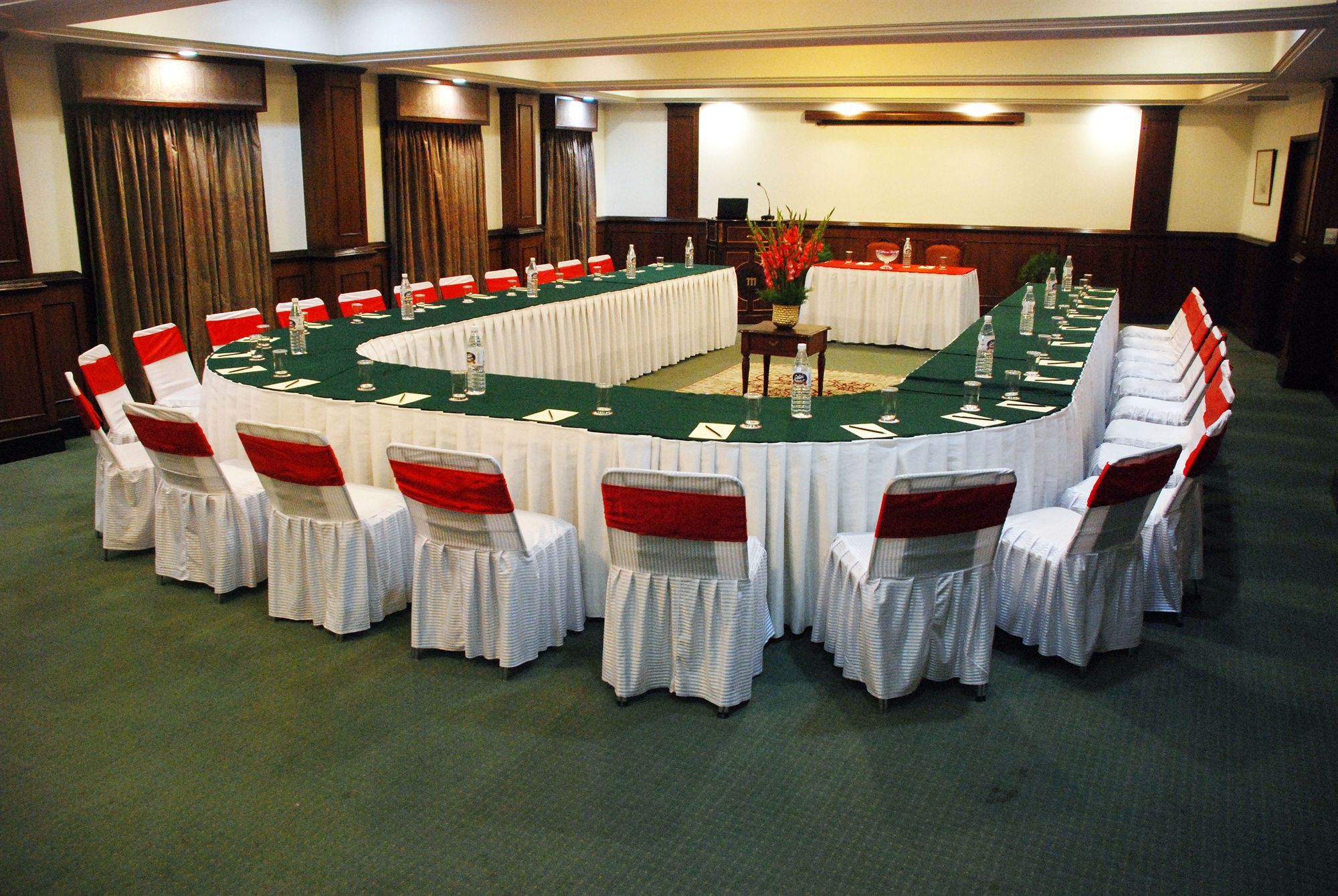 Namah Nainital, A Member Of Radisson Individuals Retreats Hotell Eksteriør bilde